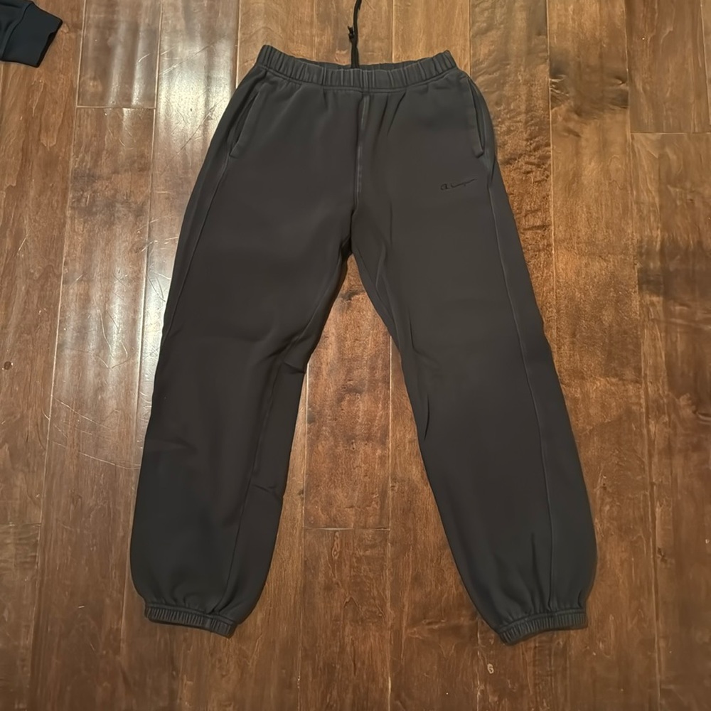 Women’s Champions sweatpants extra small black